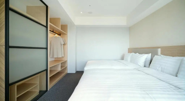 Четырёхместный номер Deluxe E Hotel
