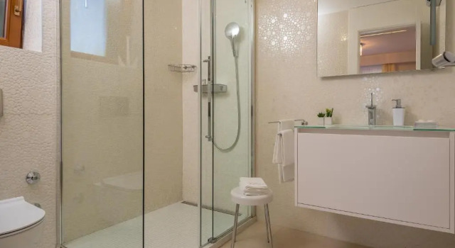 Вилла Deluxe Luxury Villa Godi Star with private heated pool, staff - concierge service