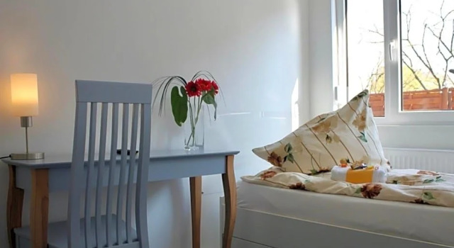 Motel Home by Vivere Stays, Varaa Motelli Schöneberg Berliini, lähellä Leinestrasse
