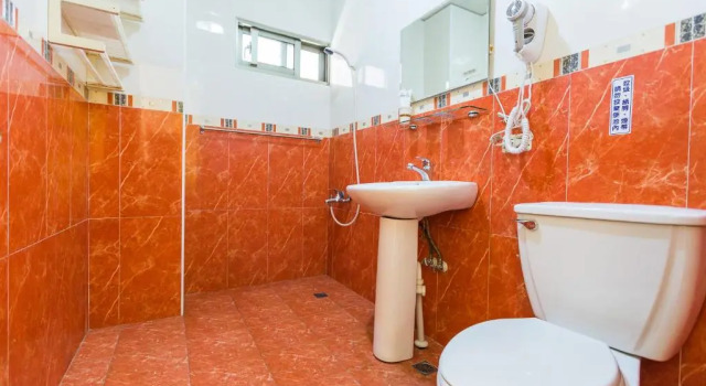 Четырёхместный номер Standard с балконом Nantou Fruit House