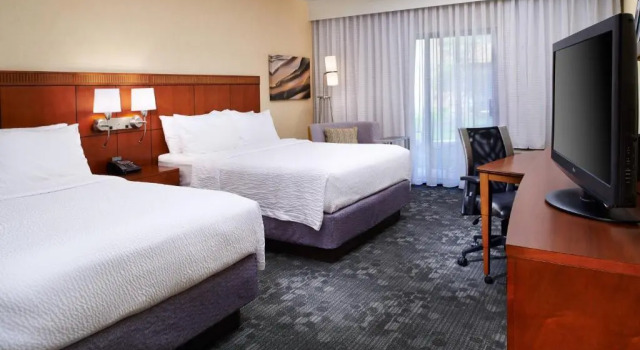 Четырёхместный номер Standard Courtyard by Marriott Columbus Dublin
