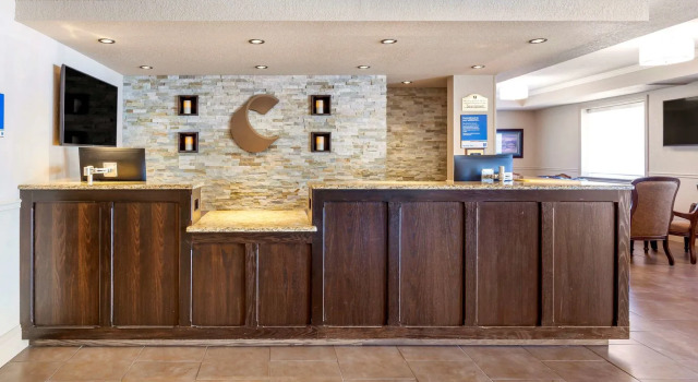 Comfort Inn & Suites Thousand Islands Harbour District, Varaa Hotelli Gananoque 