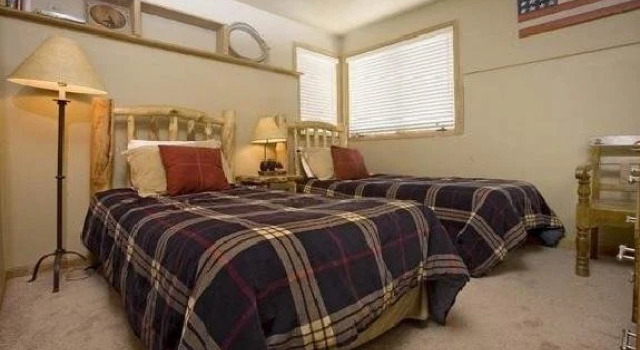 Yankee Boy in Town of Telluride by Telluride Resort Lodging, Забронировать Курортный отель Отели Теллурайд 3 звезды, рядом с Альпийская часовня, 3*