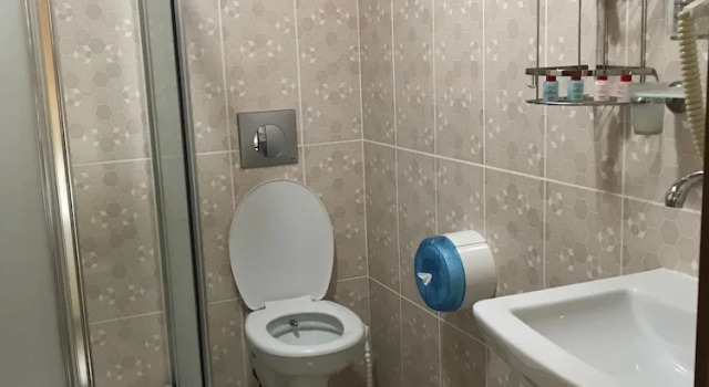 Четырёхместный номер Standard c 1 комнатой с балконом и с видом на озеро Inci Otel