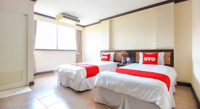 White Inn Hotel by OYO Rooms, Rezervovat Hotel Hotely v Central Thailand s parkováním, Parkování