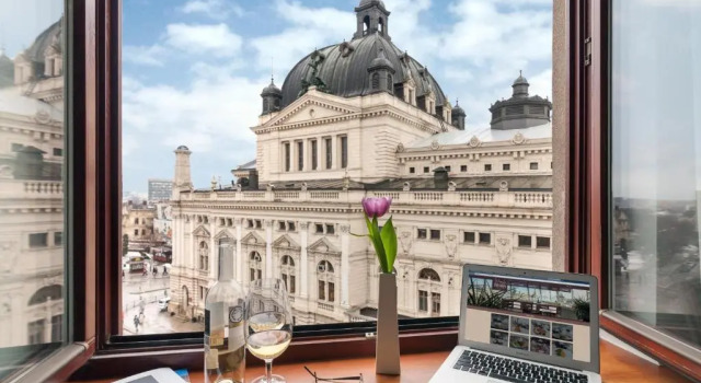 Люкс PANORAMA Lviv Hotel