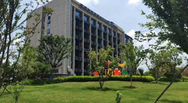 Четырёхместный номер Superior с видом на сад Four Points by Sheraton Kunming Changshui Airport
