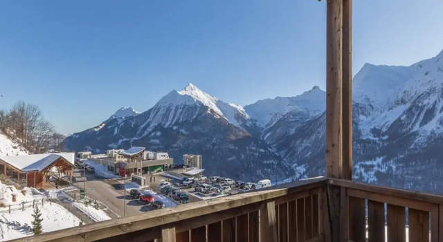 Апартаменты Sunny Mountain Retreat