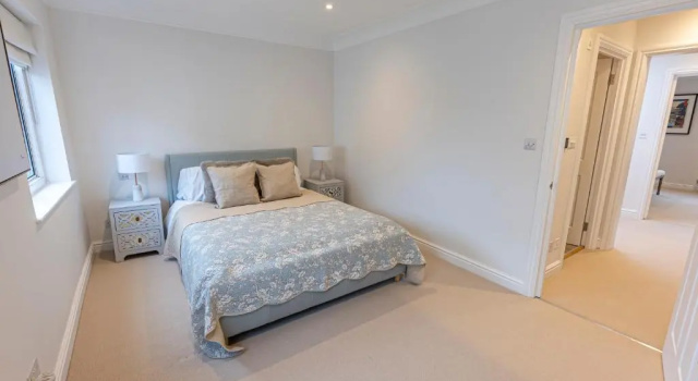 Апартаменты Stunning 3-bed house with roof terrace near King’s Road in Chelsea