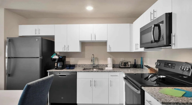 Люкс c 1 комнатой с балконом WaterWalk Extended Stay by Wyndham Charlotte - Arrowood