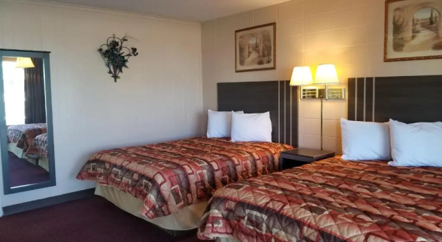 Четырёхместный номер Standard Scottish Inn McMinnville