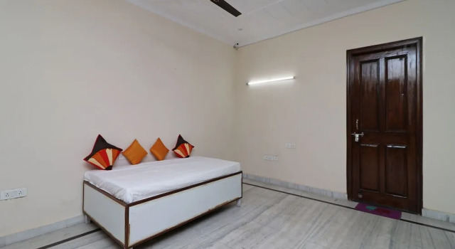 OYO 10669 Hotel Comfort Stay Inn