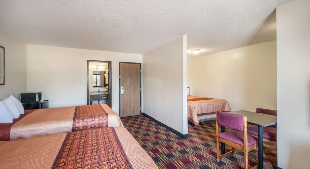 Americas Best Value Inn & Suites Harrisonville, Boek Mini-hotel Hotels in Missouri met zwembad, Zwembad