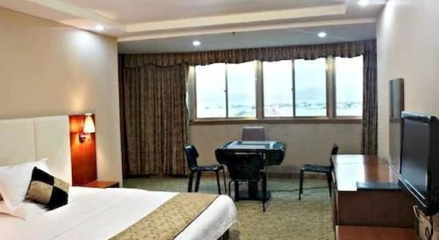 Dongshan Business Hotel, Rezerwuj Hotel Hotele w Shenzhen z parkingiem, Parking
