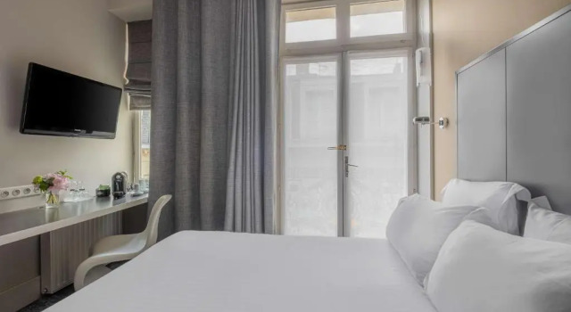 Двухместный номер Superior с балконом Grand Hotel Francais