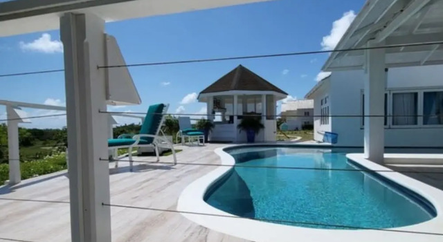 Вилла Unique Rare Villa! Retreat Style, Full Sea Views With Private Pool & Hot Tub! 3 Bedroom Villa by RedAwning