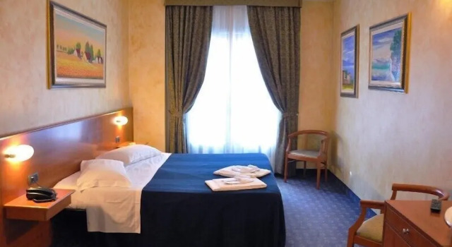 Полулюкс Point Hotel Conselve
