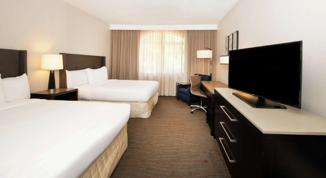 Четырёхместный номер Standard Hilton Santa Cruz Scotts Valley