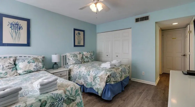 2300 Heritage Villas at The Sea Pines Resort, Забронировать Курортный отель Отели Хилтон-Хед-Айленд с парковкой, рядом с Stan Smith Tennis Academy, Парковка