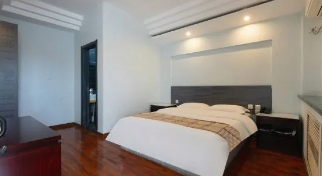 Люкс 5120 Business Leisure Hotel (Ranghulu Wanda)