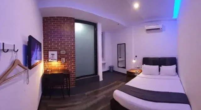 Двухместный люкс Roomies Suites