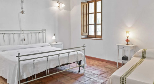 Коттедж Tuscan Haven- Spacious Home