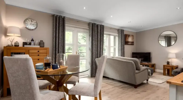 Номер Luxury Durham Riverside Apartments