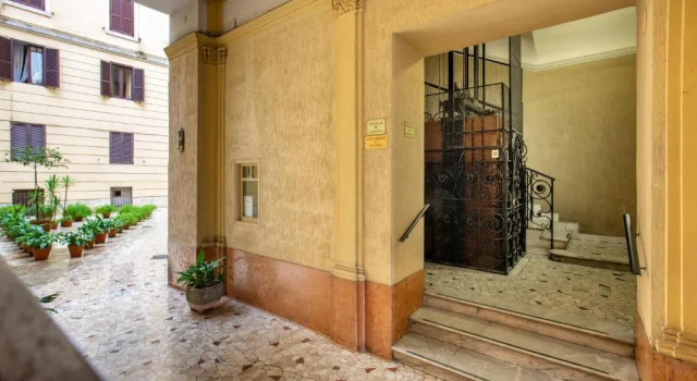 Domus Serafino, Varaa Hotelli Vatikaani Rooma, lähellä Piazza Cavour