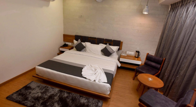 Hotel Grand Elegance, Rezervovat Hotel Hotely v Gujarat s parkováním, Parkování