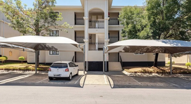 Light-filled 2BR 2BA Spacious Apartment