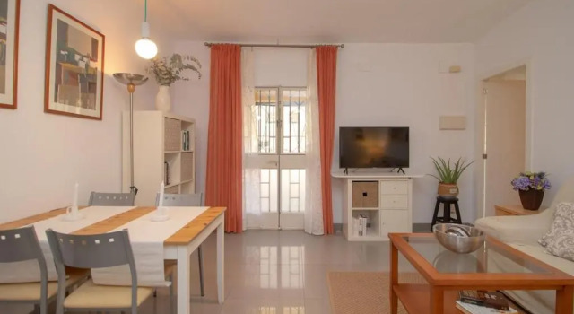 C52 - Seaside 2 Bedrooms By the Center, Забронировать Апартаменты/квартира Малага Коста-дель-Соль, рядом с Муэлье Уно