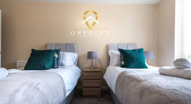 ✰OnPoint-STUNNING 2 Bed/2 Bath Flat -Free Parking✰, Забронировать Отель Бизнес-отели Англии, 4* 5*