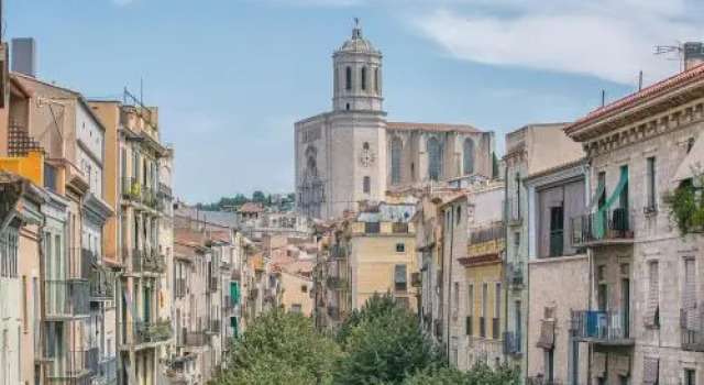 Flateli Rambla 11 - Apt 5, Rezerwuj Hotel Girona Gironès
