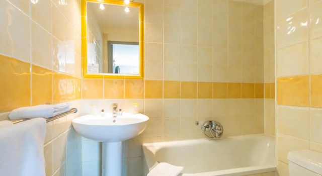 Трёхместный номер Standard Europe Hotel Vieux Port