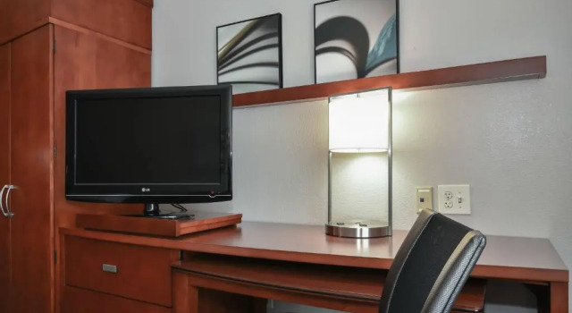 Номер Standard Courtyard Charlotte Concord
