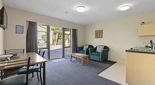 Апартаменты Denton Park Motel