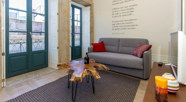 GUEST H4U – Flores Lello City center, Забронировать Гостевой дом Cedofeita / Santo Ildefonso / Se / Miragaia / Sao Nicolau e Vitoria Порту, рядом с Lapa Metro Station