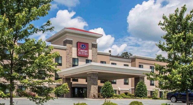 Люкс Comfort Suites Whitsett - Greensboro East