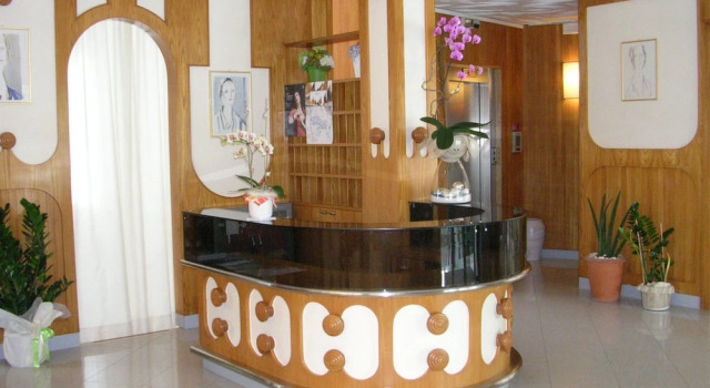 Hotel Escorial, Забронировать Отель Отели Червия с завтраком, Завтраки
