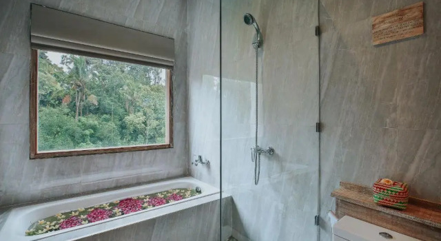 Номер Deluxe с красивым видом из окна Kawi Resort Ubud