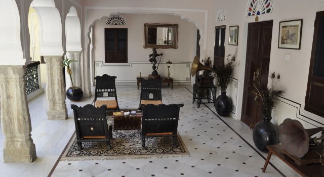 Khandela Haveli - a Boutique Heritage Hotel, Забронировать Бутик-отель Отели штата Раджастхана с парковкой, Парковка