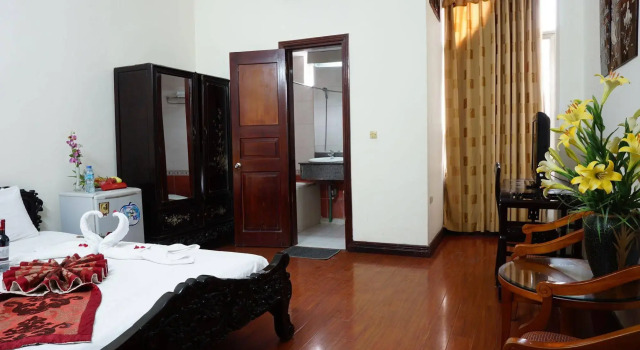 Hanoi Golden Moon Guesthouse