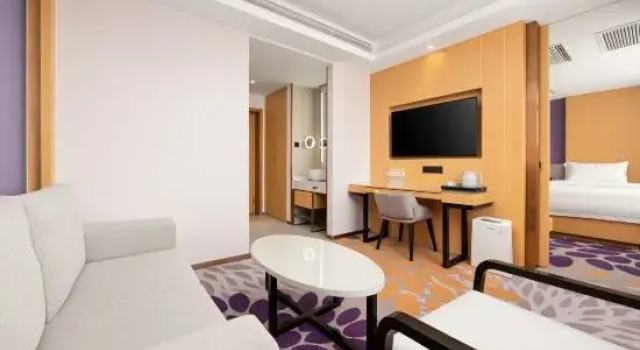 Люкс Deluxe Lavande Hotel (Jinan Station Jiluo Road Subway Station Branch)