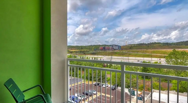 Двухместный номер Standard с балконом Holiday Inn & Suites Pigeon Forge Convention Center by IHG