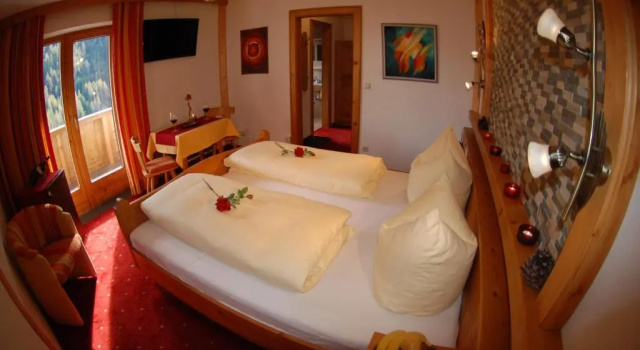 Двухместный номер Comfort с балконом Hotel Garni Gafluna