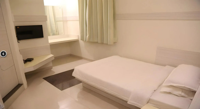 Hotel Somdeep Palace, Забронировать Отель Отели штата Махараштры с завтраком, Завтраки