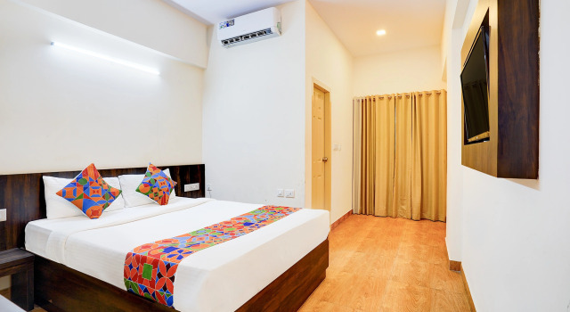 Номер Deluxe FabHotel GRK Comforts
