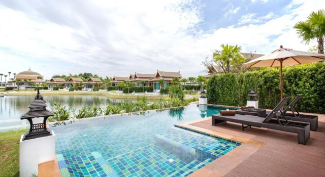 Thantara Resort Chiang Mai, Забронировать Курортный отель Отели Сан-Кампаенг с парковкой, Парковка
