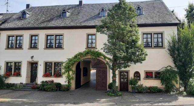 Weingut Gorges-Reinhard, Забронировать Отель Винтрих Хунсрюк