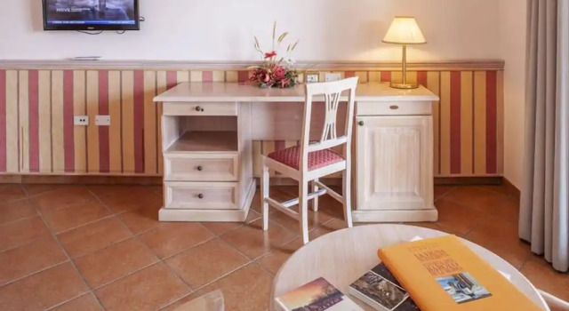 Двухместный номер Deluxe с балконом Hotel SantaMaria Langhe